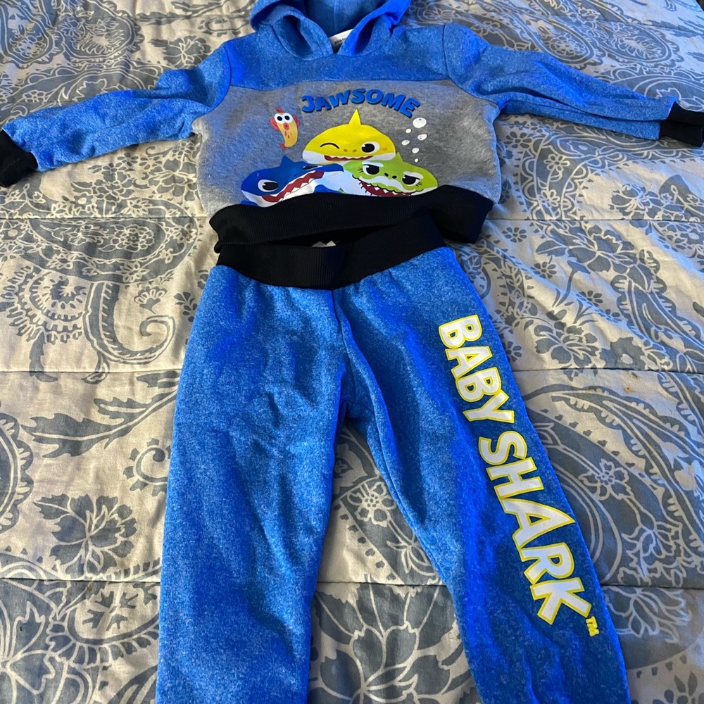 Baby Shark jogging suit
